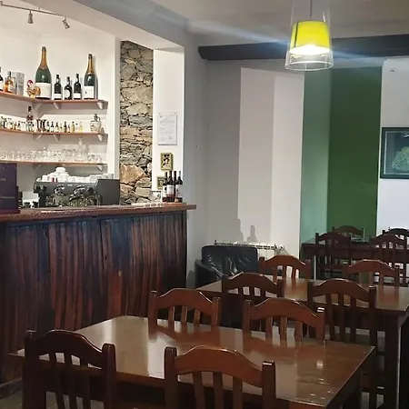 Casa Restaurante O Pites Ferienhaus *